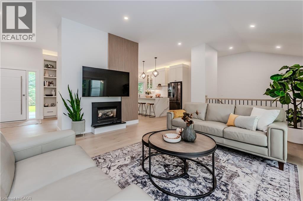195 Riverbank Drive, Cambridge, ON - Indoor Photo Showing Living Room With Fireplace