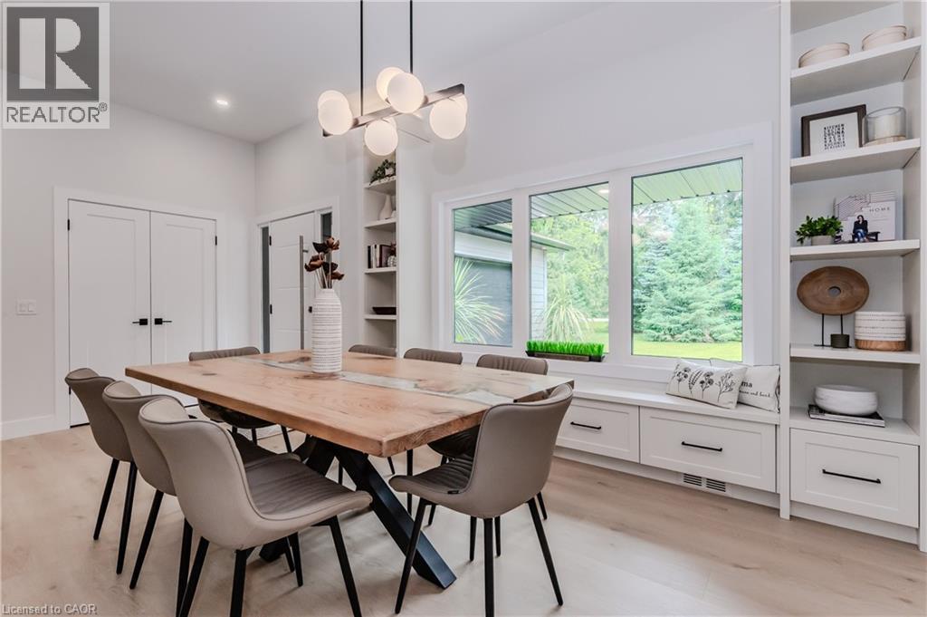 195 Riverbank Drive, Cambridge, ON - Indoor Photo Showing Dining Room