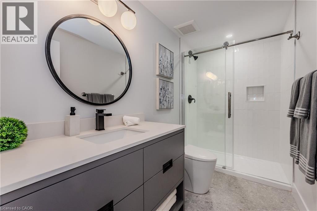 195 Riverbank Drive, Cambridge, ON - Indoor Photo Showing Bathroom