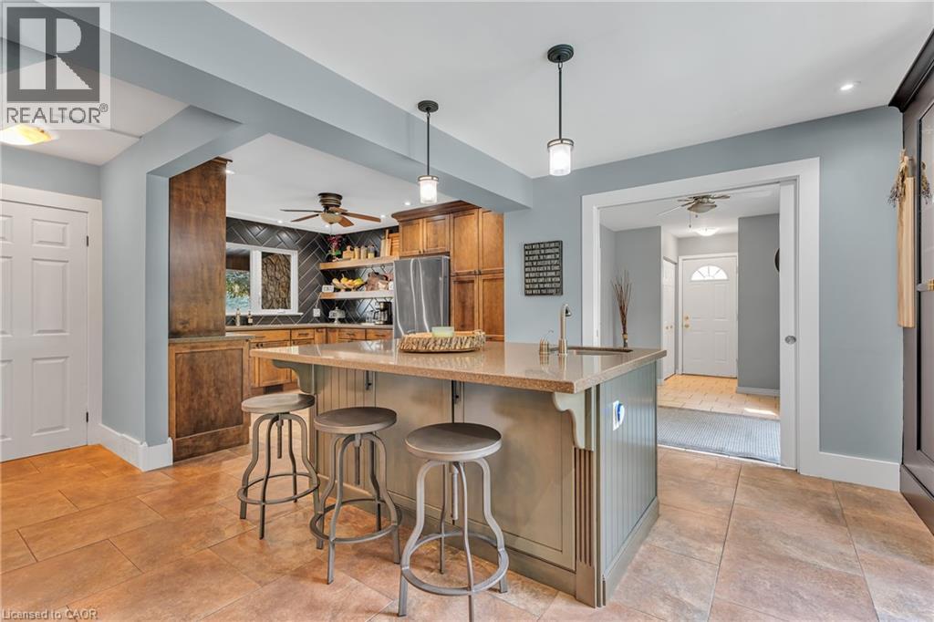 316 Fennell Avenue W, Hamilton, ON - Indoor Photo Showing Kitchen With Upgraded Kitchen