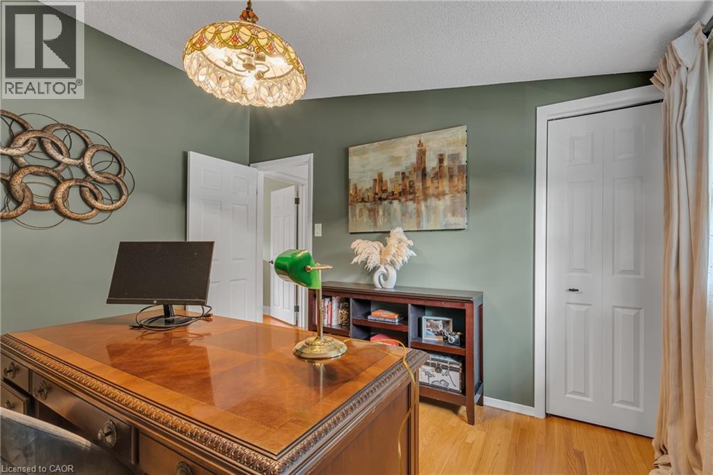 316 Fennell Avenue W, Hamilton, ON - Indoor