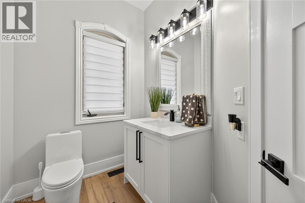 Main floor 2 piece - 397 Caithness Street E, Caledonia, ON - Indoor Photo Showing Bathroom