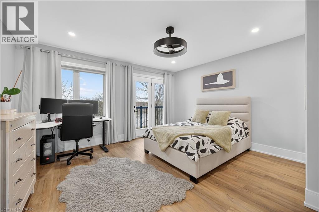 397 Caithness Street E, Caledonia, ON - Indoor Photo Showing Bedroom