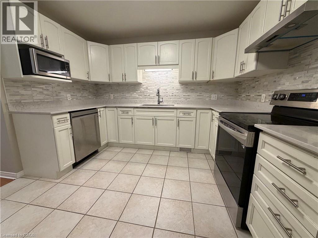 226 Scott Road, Cambridge, ON - Indoor Photo Showing Kitchen