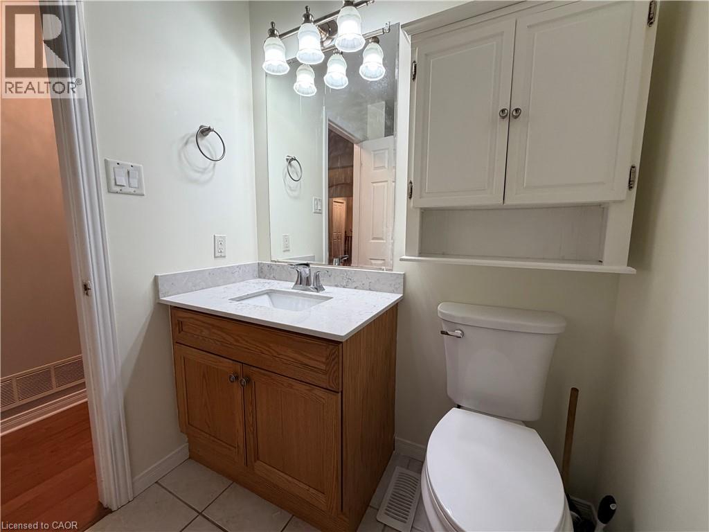 226 Scott Road, Cambridge, ON - Indoor Photo Showing Bathroom