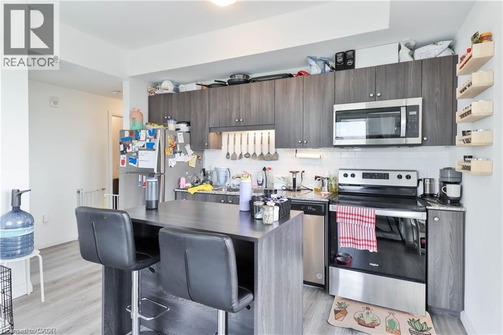 108 Garment Street Unit# 708, Kitchener, ON - Indoor Photo Showing Kitchen