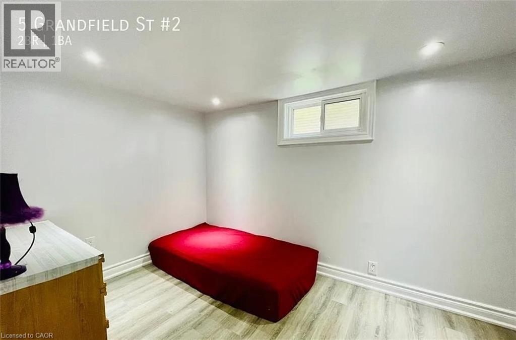 5 Grandfield Street, Hamilton, ON - Indoor Photo Showing Other Room