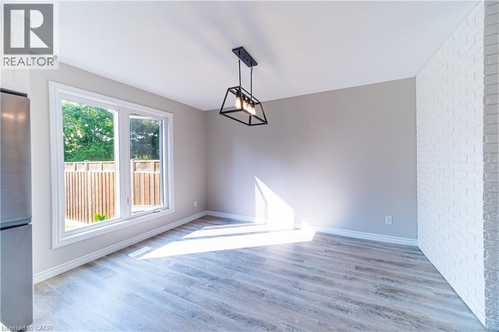 100 North Park Street, Brantford, ON - Indoor Photo Showing Other Room