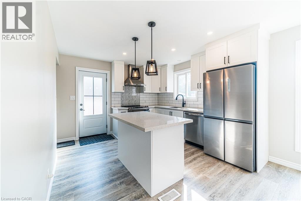 100 North Park Street, Brantford, ON - Indoor Photo Showing Kitchen With Upgraded Kitchen