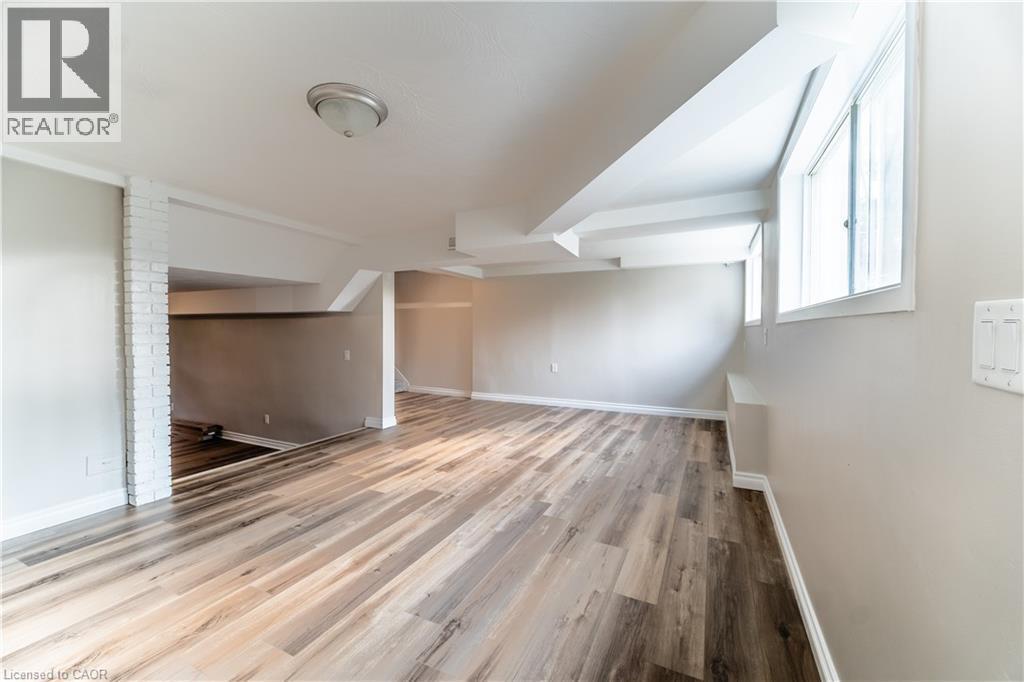 100 North Park Street, Brantford, ON - Indoor Photo Showing Other Room