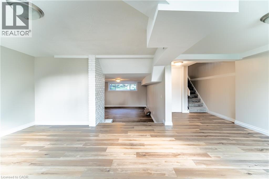 100 North Park Street, Brantford, ON - Indoor Photo Showing Other Room