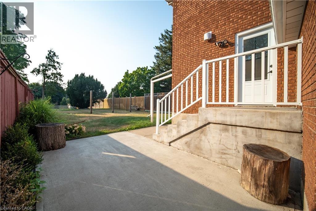 100 North Park Street, Brantford, ON - Outdoor