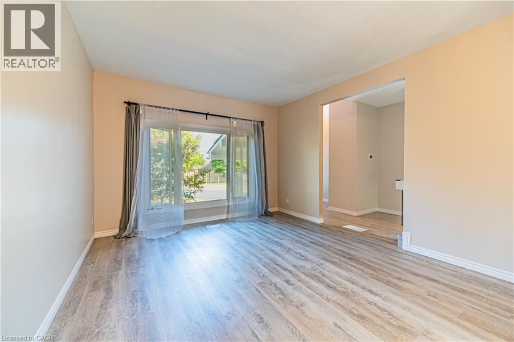 100 North Park Street, Brantford, ON - Indoor Photo Showing Other Room