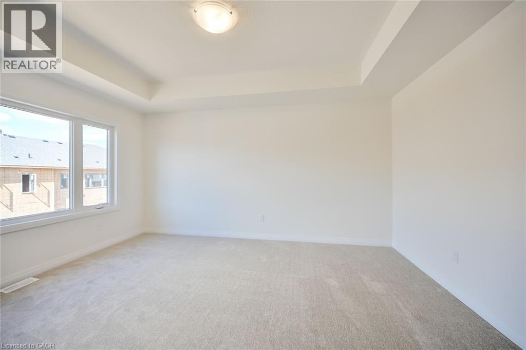 377 Provident Way, Hamilton, ON - Indoor Photo Showing Other Room