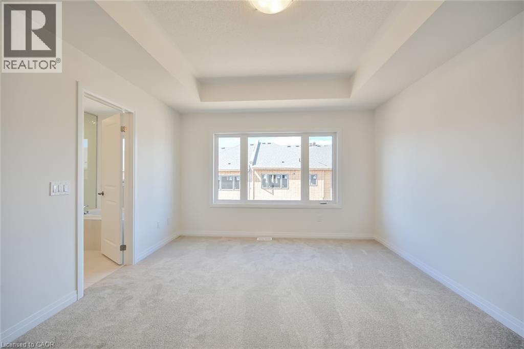 377 Provident Way, Hamilton, ON - Indoor Photo Showing Other Room