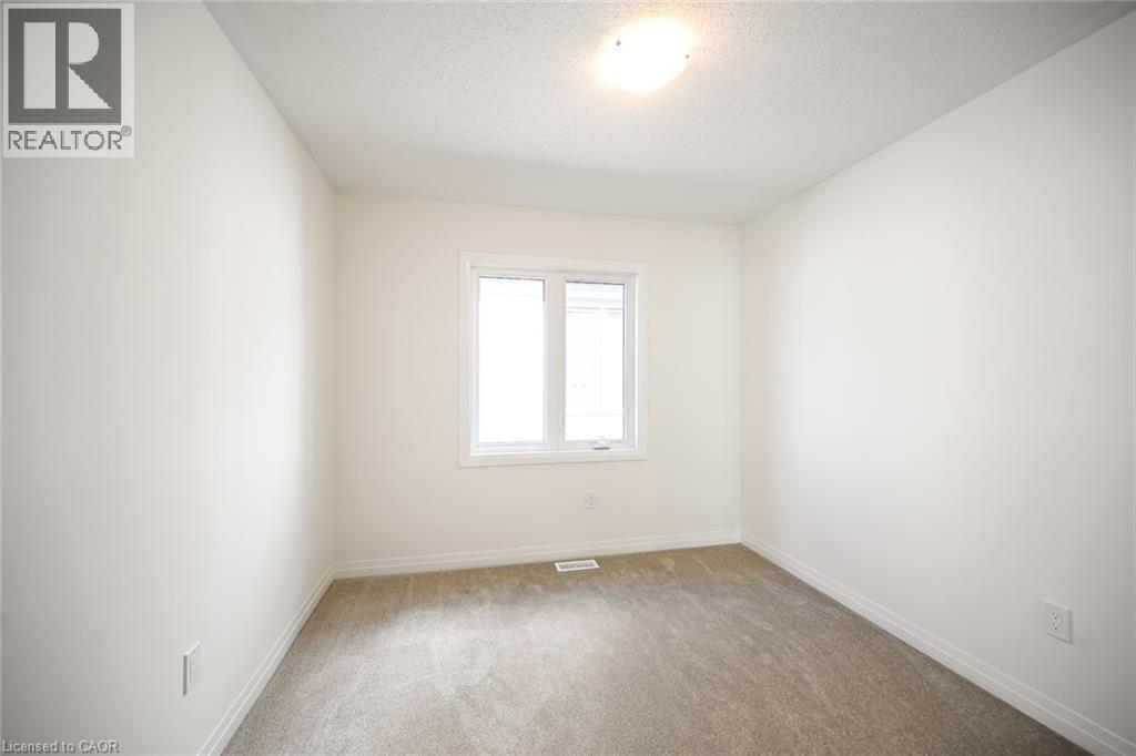 377 Provident Way, Hamilton, ON - Indoor Photo Showing Other Room