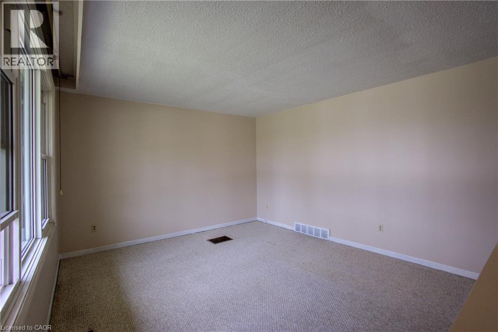 271 Forest Glen Crescent, Mount Forest, ON - Indoor Photo Showing Other Room