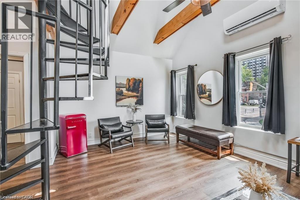 118 Queen Street S, Hamilton, ON - Indoor Photo Showing Other Room