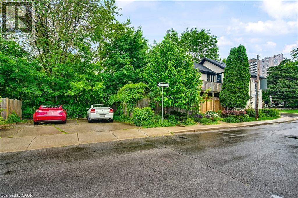 118 Queen Street S, Hamilton, ON - Outdoor