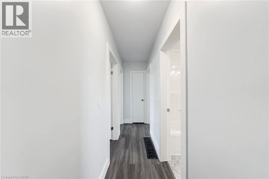 167 Miles Road, Hamilton, ON - Indoor Photo Showing Other Room