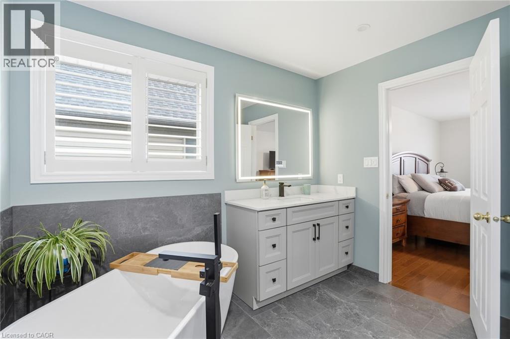 75 Etherington Crescent, Binbrook, ON - Indoor Photo Showing Bathroom