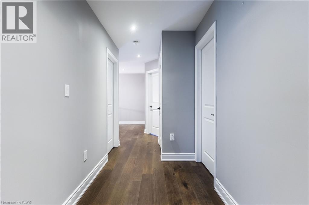 8 Cesar Place, Ancaster, ON - Indoor Photo Showing Other Room