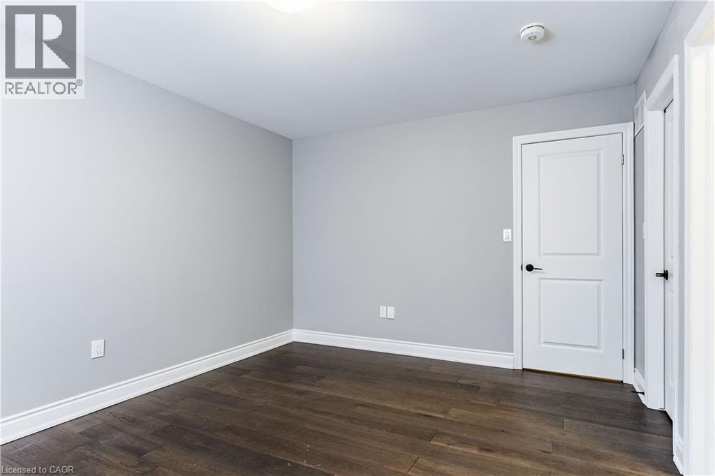 8 Cesar Place, Ancaster, ON - Indoor Photo Showing Other Room