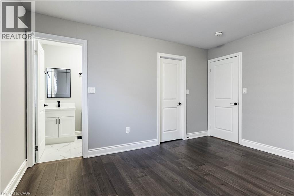 8 Cesar Place, Ancaster, ON - Indoor Photo Showing Other Room