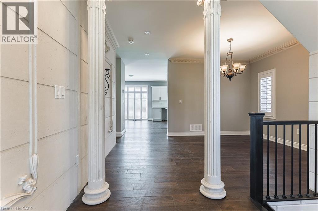 8 Cesar Place, Ancaster, ON - Indoor Photo Showing Other Room