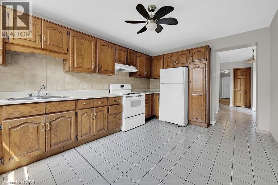 88 Grant Avenue, Hamilton, ON - Indoor Photo Showing Kitchen With Double Sink