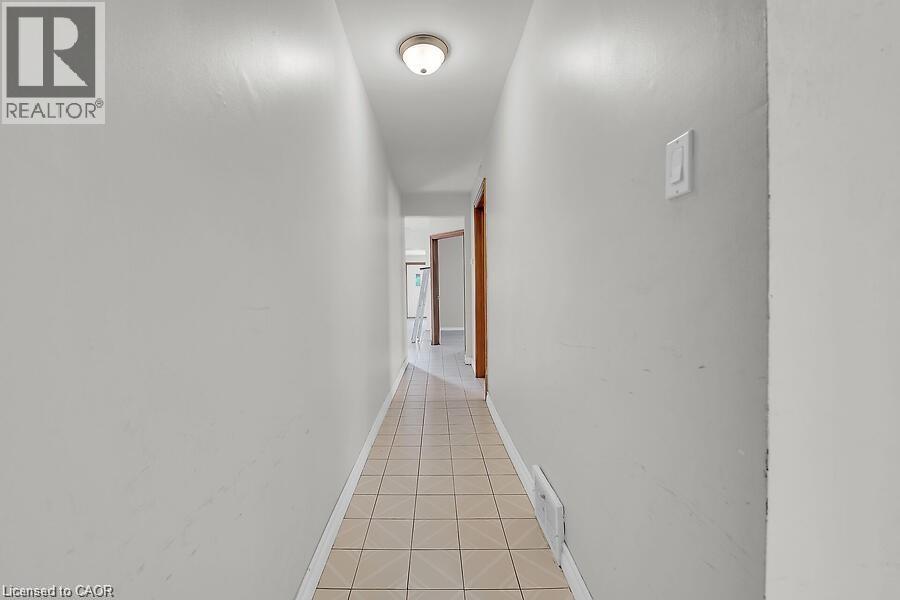 88 Grant Avenue, Hamilton, ON - Indoor Photo Showing Other Room