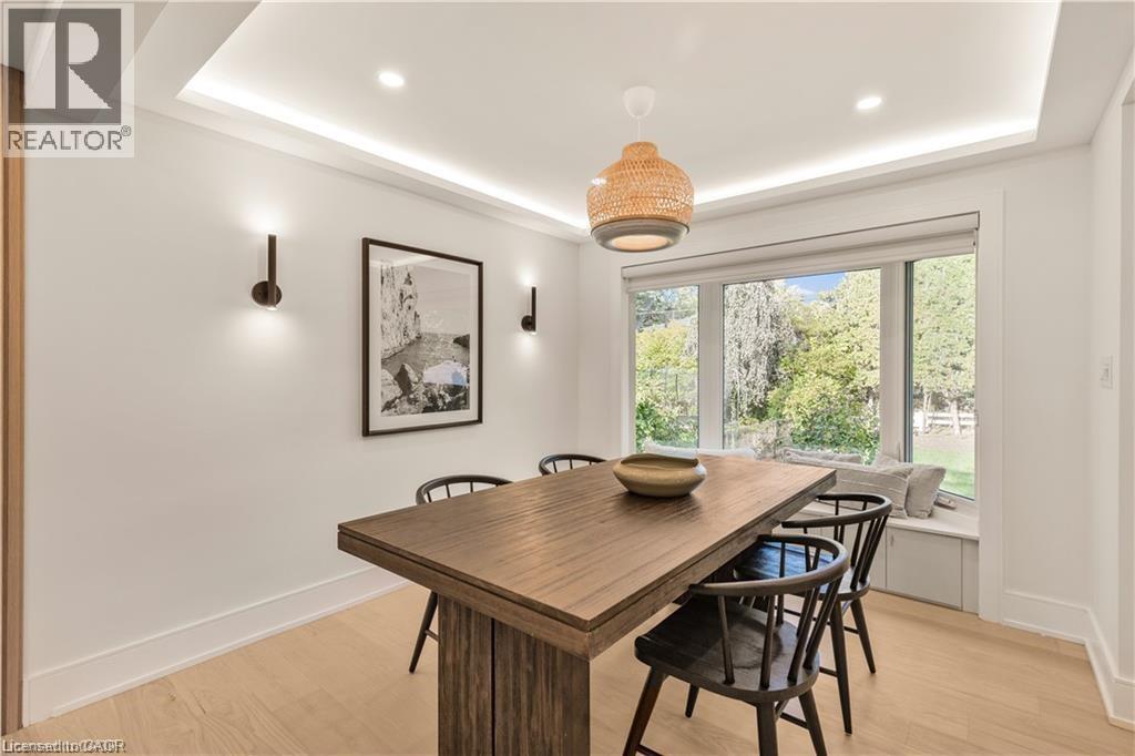 257 Strathcona Drive, Burlington, ON - Indoor Photo Showing Dining Room