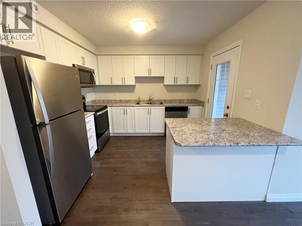 24 Morrison Road Unit# C5, Kitchener, ON - Indoor Photo Showing Kitchen
