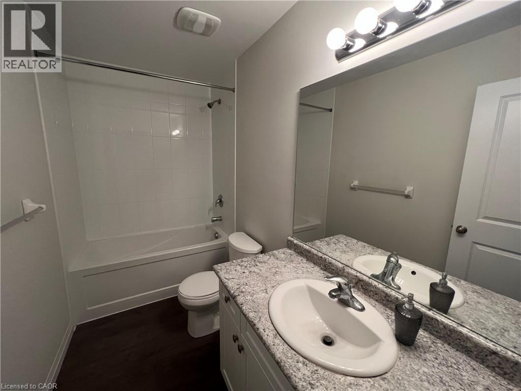 24 Morrison Road Unit# C5, Kitchener, ON - Indoor Photo Showing Bathroom