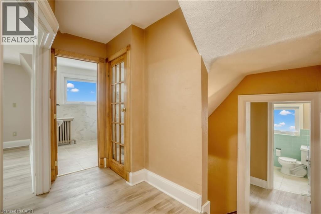 218 Weber Street E, Kitchener, ON - Indoor Photo Showing Other Room