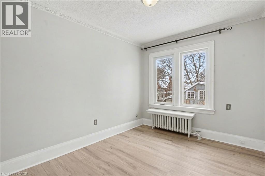 218 Weber Street E, Kitchener, ON - Indoor Photo Showing Other Room