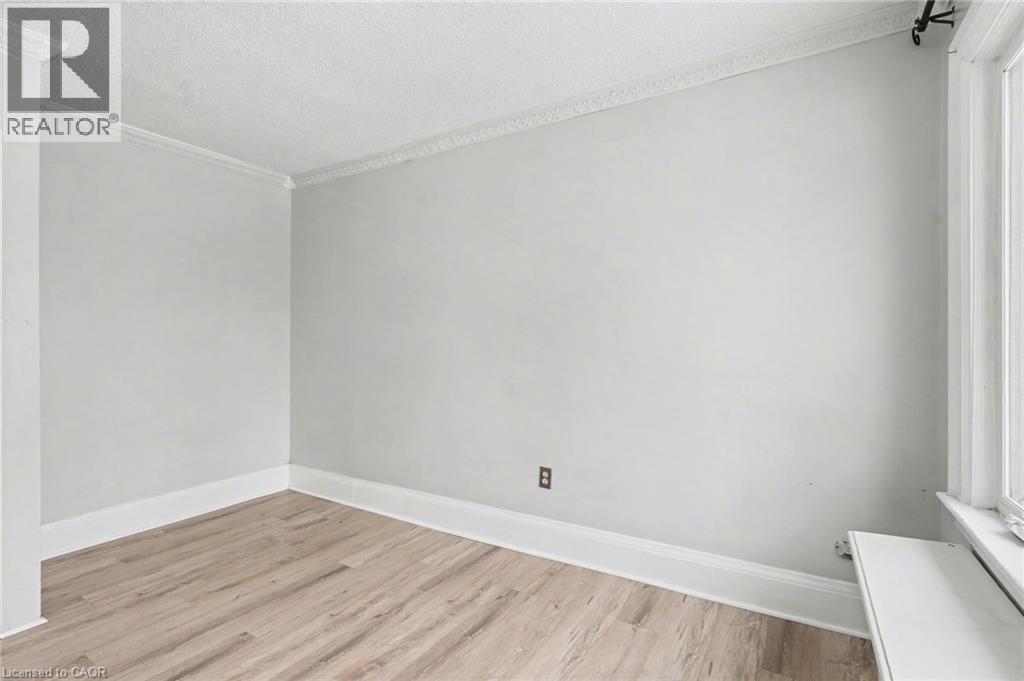 218 Weber Street E, Kitchener, ON - Indoor Photo Showing Other Room