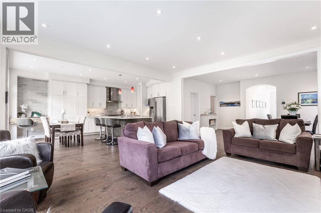 64 Elysian Fields Circle, Brampton, ON - Indoor Photo Showing Living Room