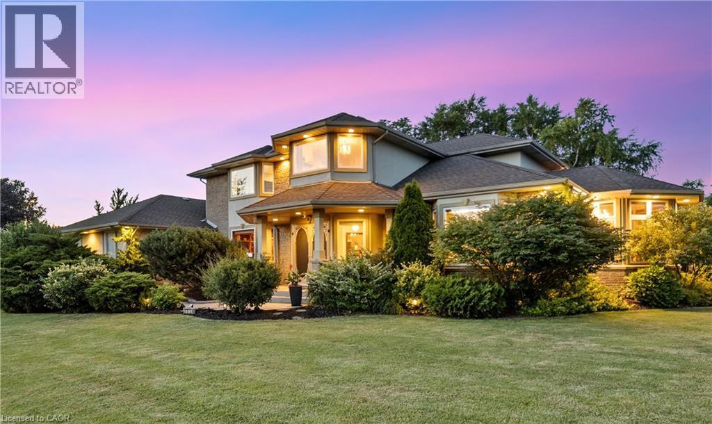 4 bedrooms, 4 bathrooms on one of the most desirable streets in Mount Carmel - 7775 St. Augustine Crescent, Niagara Falls, ON - Outdoor