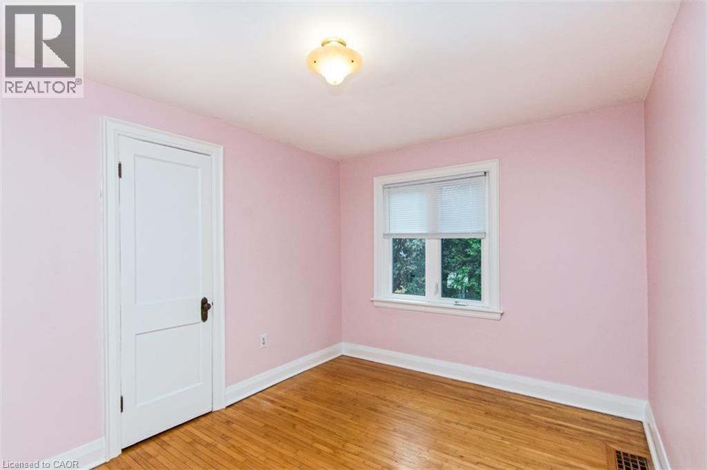 19 Gilmour Place, Hamilton, ON - Indoor Photo Showing Other Room