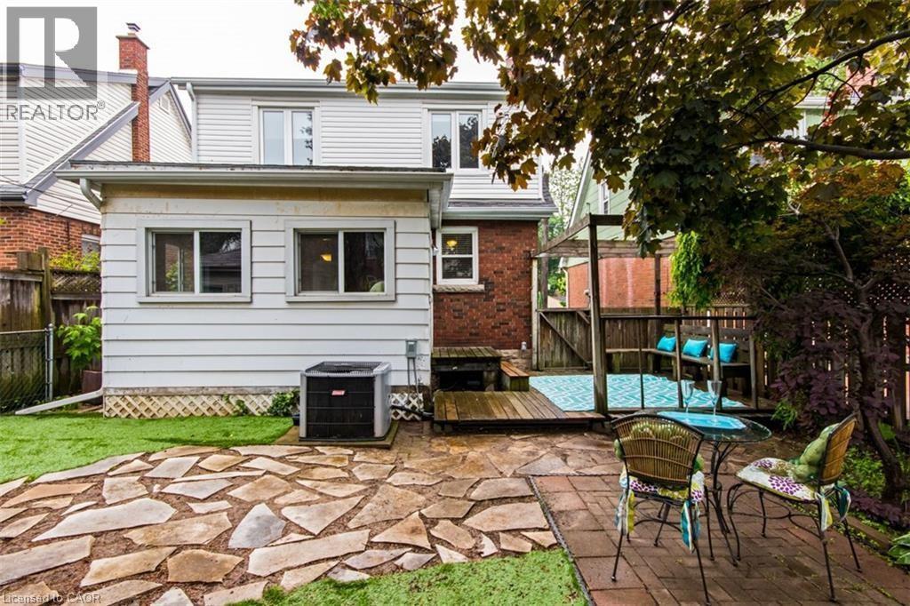 19 Gilmour Place, Hamilton, ON - Outdoor