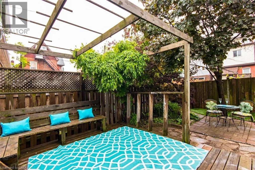 19 Gilmour Place, Hamilton, ON - Outdoor With Deck Patio Veranda