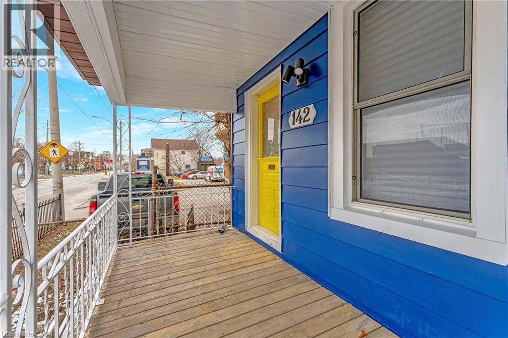142 Sanford Avenue N, Hamilton, ON - Outdoor With Exterior