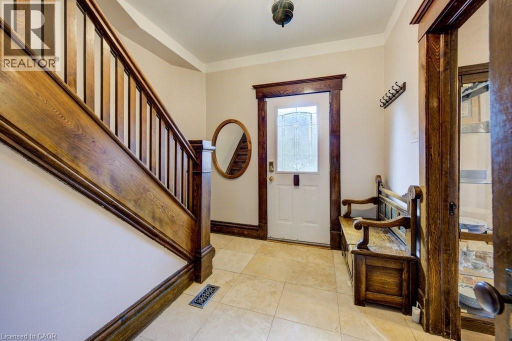 207 Hedley Street, Cambridge, ON - Indoor Photo Showing Other Room