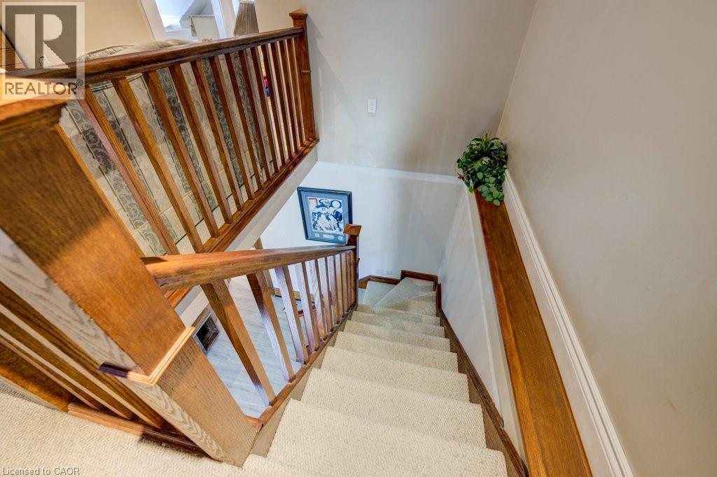 207 Hedley Street, Cambridge, ON - Indoor Photo Showing Other Room