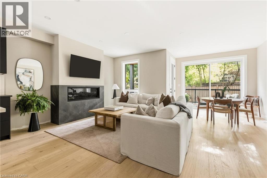 95 William Street W, Waterloo, ON - Indoor Photo Showing Living Room With Fireplace