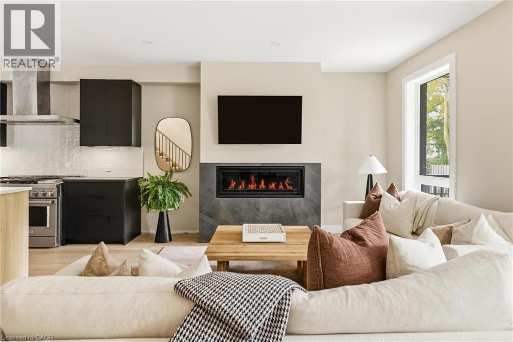 95 William Street W, Waterloo, ON - Indoor Photo Showing Living Room With Fireplace