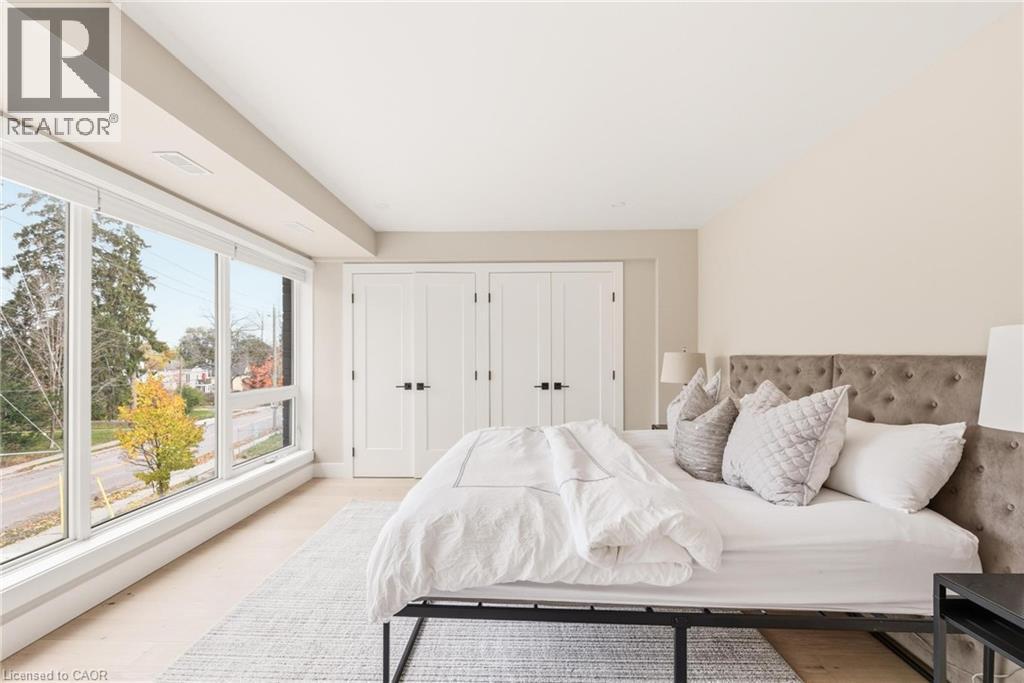 95 William Street W, Waterloo, ON - Indoor Photo Showing Bedroom