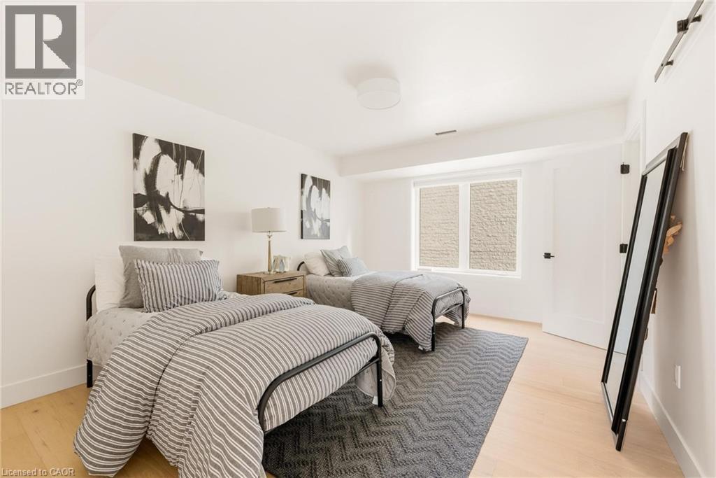 95 William Street W, Waterloo, ON - Indoor Photo Showing Bedroom