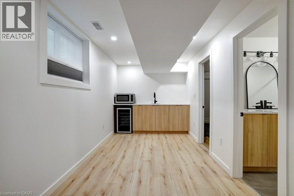 95 William Street W, Waterloo, ON - Indoor Photo Showing Other Room